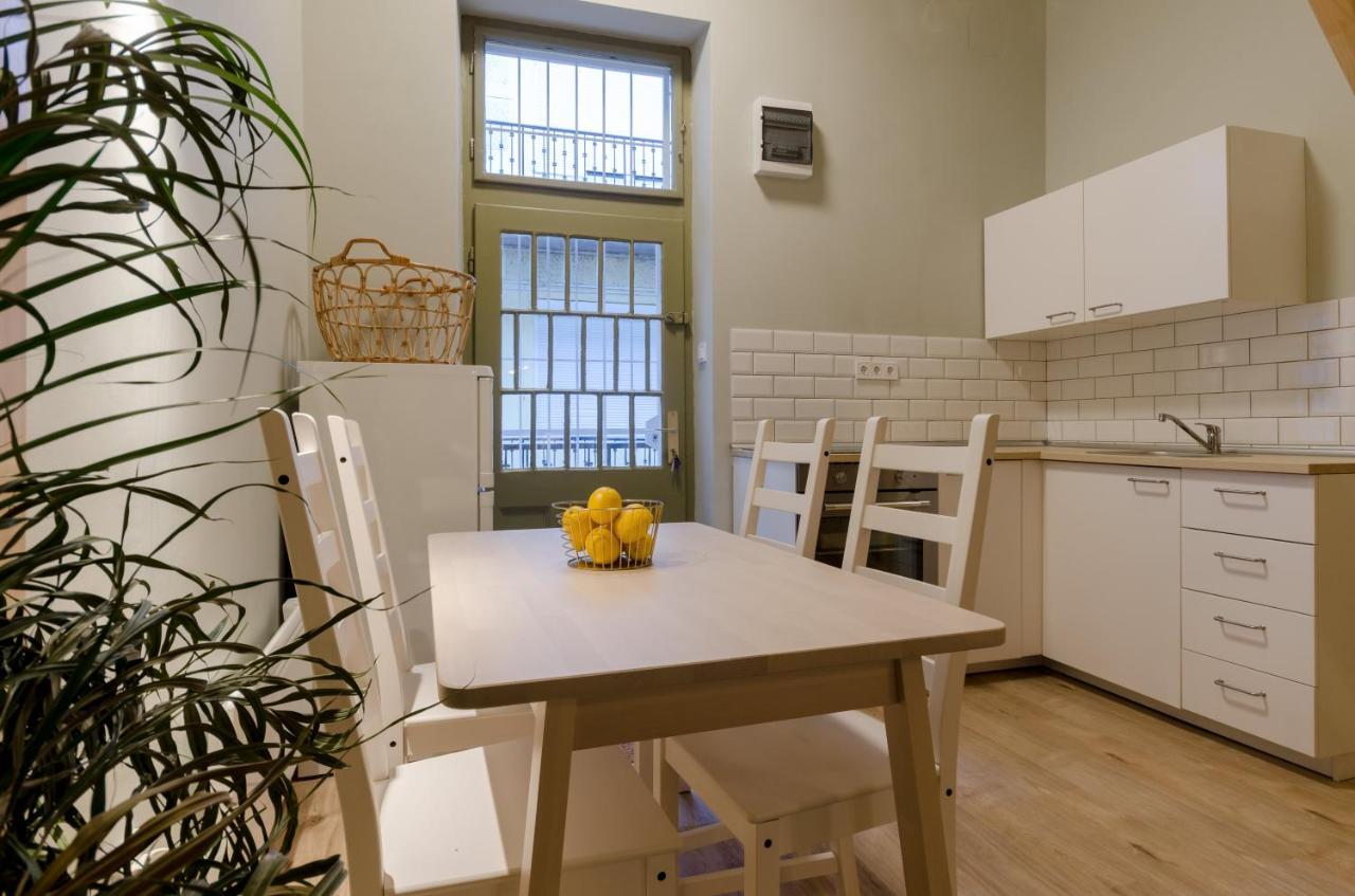 Cosy Studio In Party District Ak20S Budapest Exterior photo